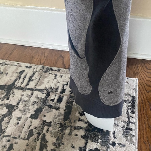 Reposh Lululemon On The Daily Hoodie (Cotton)
Heathered Naval Blue. - Picture 7 of 11